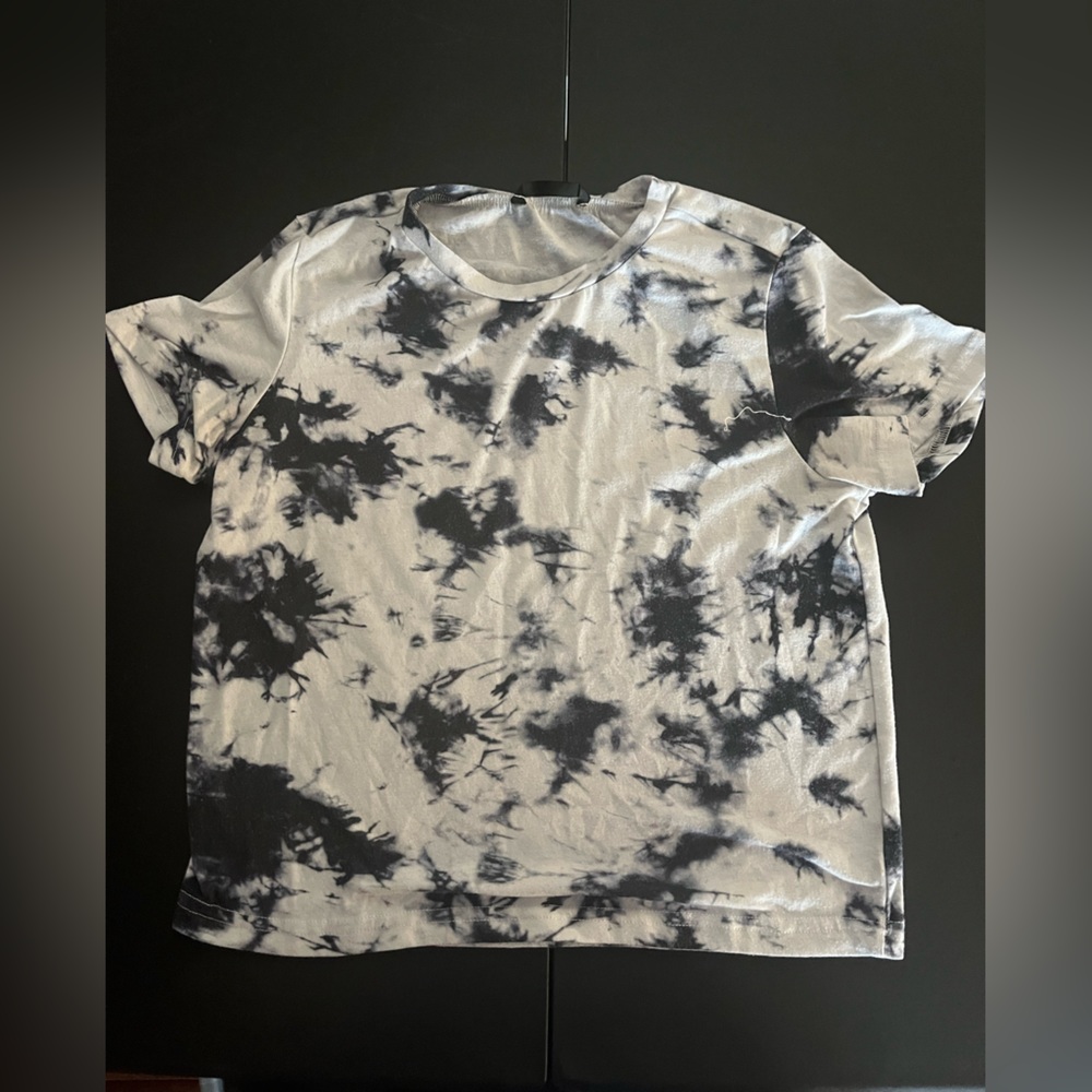 SHEIN T-Shirt